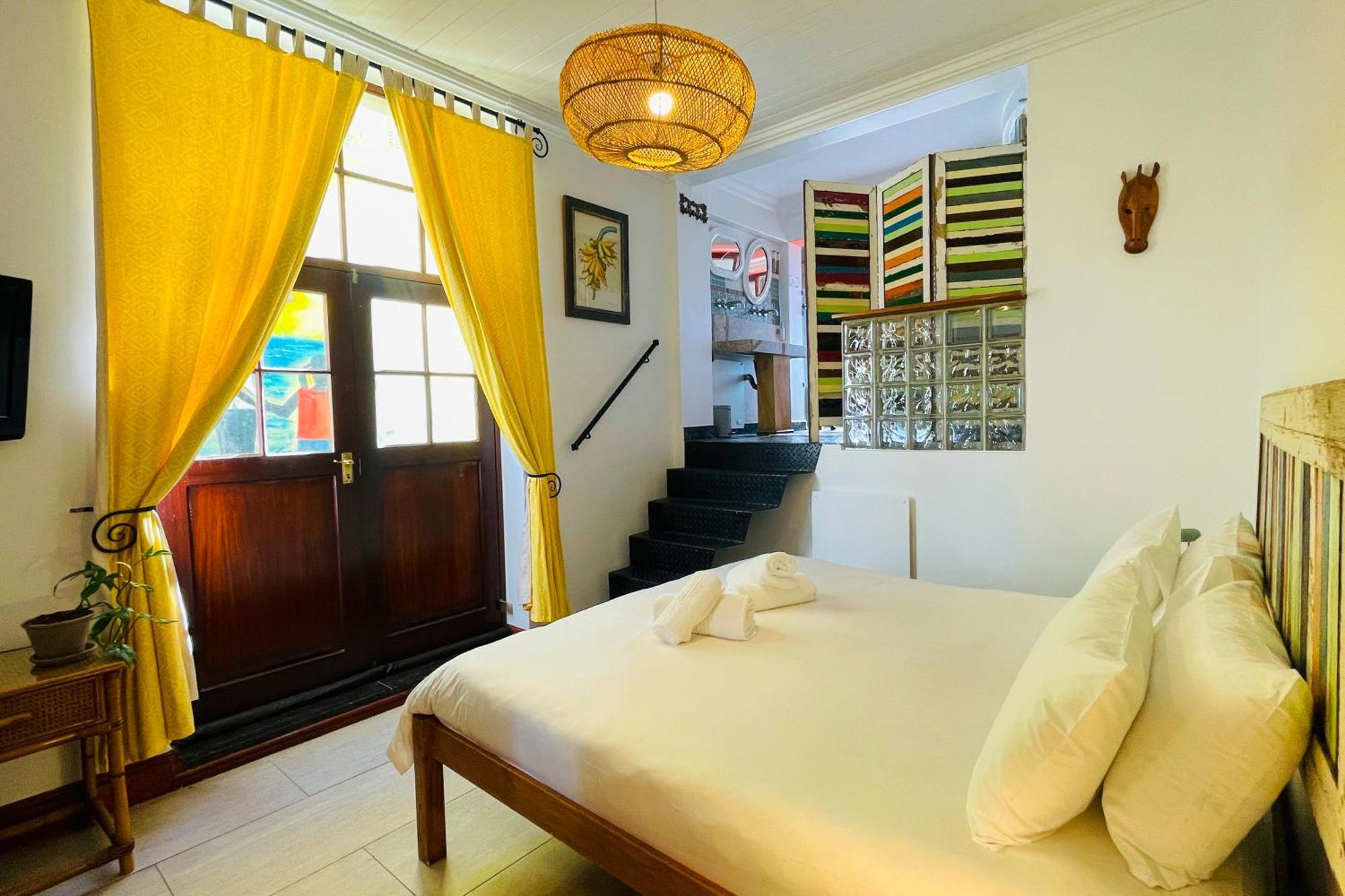 Hotel Ami Vine House à Le Cap Extérieur photo