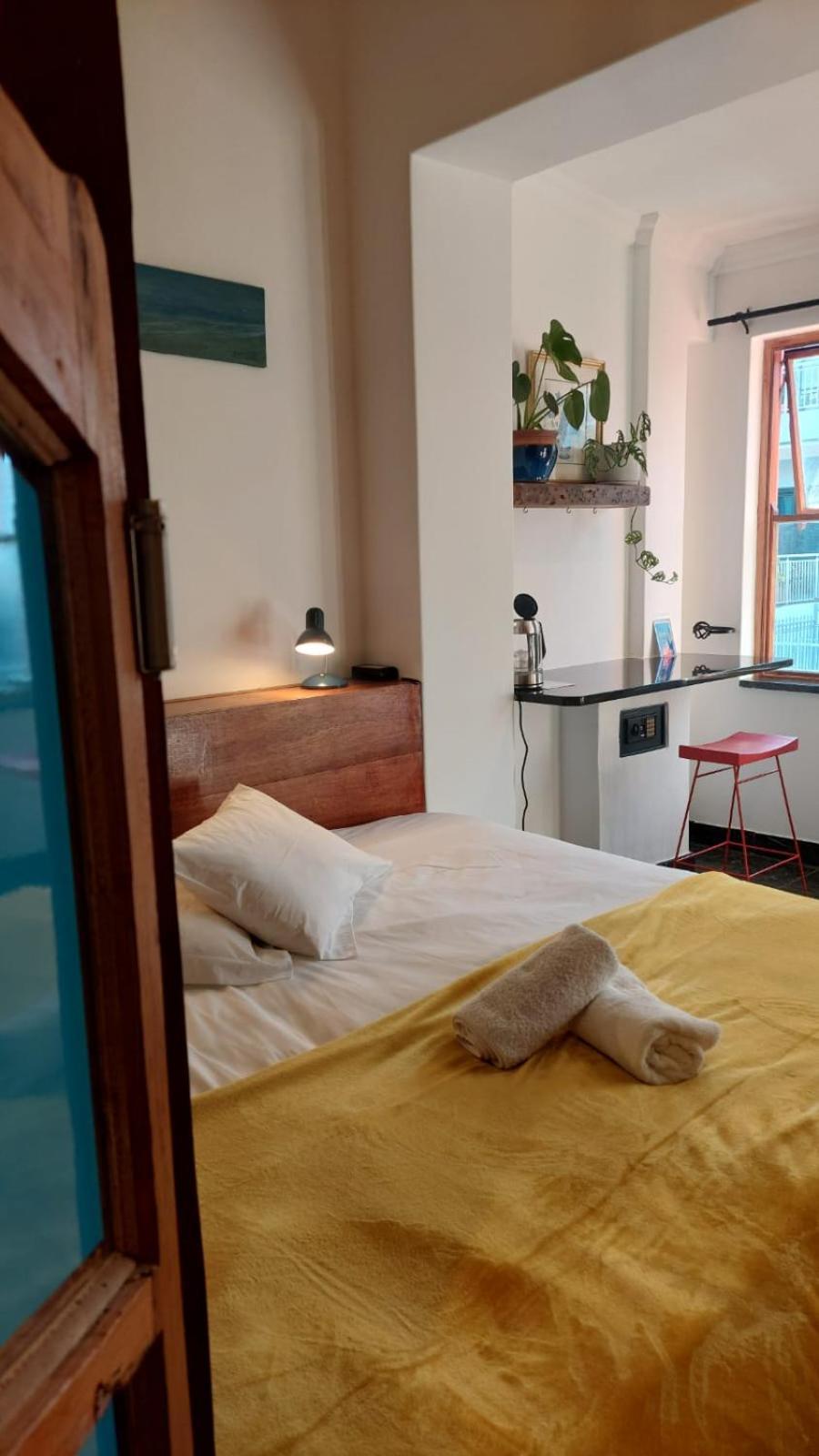 Hotel Ami Vine House à Le Cap Extérieur photo